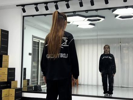 #背面慢动作分解 #曳步舞 #半城沙 #原创编舞 #原创 @抖音小助手