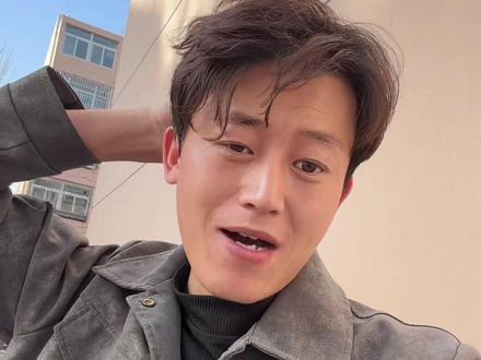 报废手机大掉价呀,与这个好友不相关的人都能收报废机的时候我就已经看到这个结局了