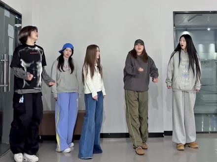 已加长版!一次笑够 Kpop舞蹈传递 第六期 怎么每次传来的都这么抽象 #kpop #cortis #lisa #抖音年味舞蹈大赏 #春节家庭聚会这样跳