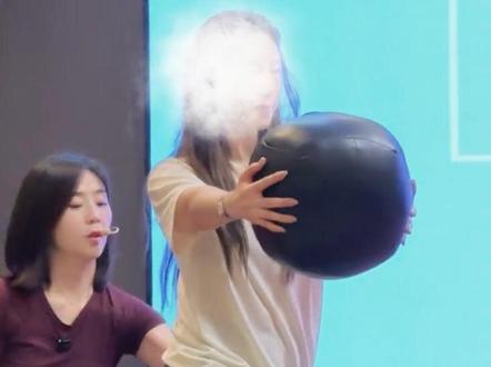 瘦腰围、腰变细多练脊柱不弯曲的旋转 想腰变细,除了腹横肌训练,还要多练脊柱不弯曲的旋转训练,越旋转腰越细!#瘦腰围 #瘦肚子瘦腰 #小蛮腰 #悬垂腹
