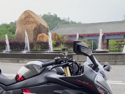 春风450SR油箱贴不仅耐磨还可以防滑这样才能更安全的骑行#nightcat #油箱贴 #450SRS #450sr不会买错 #机车