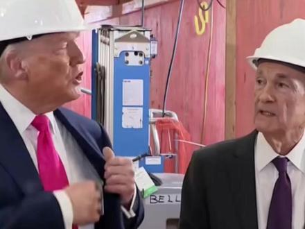 网传“鲍威尔周一辞职?” 特朗普:已选定下任美联储主席
12月1日,围绕美联储下一任主席人选的信息再度扑朔迷离。此前,社交媒体上有消息称“美联储主席鲍威尔将于12月1日辞职”,这一信息迅速在各类网络媒体上发酵。截至发稿时,并未有任何主流媒体对此进行报道。
与此同时,美国总统特朗普再次提到下一任美联储主席人选一事。他表示,已决定下一任美联储主席的人选,并明确表示期望其提名人能够落实降息政策,“我知道我要选谁,是的。”
上周,有媒体援引知情人士的话报道称,白宫国家经济委员会主任、特朗普的首席经济顾问哈塞特被视为鲍威尔的接任人选。对此,哈塞特表示:“说实话,我不确定媒体的报道是否准确。” #特朗普称已确定美联储下任主席人选 #特朗普称很快公布下任美联储主席人选