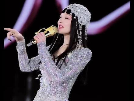 #张韶涵 #张韶涵演唱会 Angela肇庆站30S换装❤️#音乐 #音乐分享 #淋雨一直走