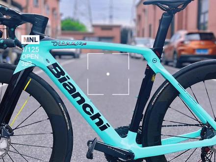 bianchi xr4 保证正品 带说明书质保卡车架花了将近40000
橙色很新
爽快随车送充电器
vision 5d 一体把,禧玛诺8070电子变速,套件花了14000多
马维克slr 65框高轮组,轮组花了19800
升级蓝钻链条
科技鸡腿
随车送比安奇原厂码表架
碳纤维坐垫,尺寸53码适合175左右身高
入手70000多 仅45000超值秒抢
此车享骑欢终身质保#骑行 #让骑行成为一种生活 #爱生活爱骑行 #公路车 #公路车推荐