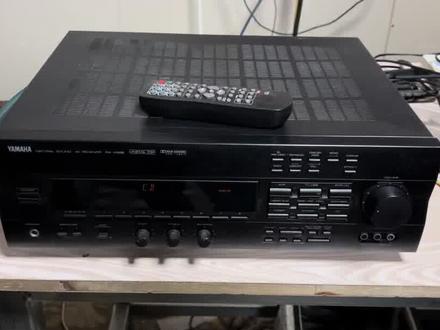 雅马哈RX-V592功放机一台 雅马哈RX-V592功放机一台,原装进口无修可正常使用,产地马来西亚。成色8~9新。后配遥控器,可遥控大部分功能。
该机器功率强劲,用了10只大功率东芝功放管。裸机净重约12公斤。
主输出有AB两组主输出,可同时接四只音箱,而一般的功放机同时只能接一组音箱。两组主输出好处是可同时接四只音箱或者分音接入高低音或者可接两只无源低音炮等多种玩法,效果当然也会更好。
所有电位器经过近二十年的岁月摧残依然完好如初,没有任何杂音。得力与当时的做工和用料不计成本做好东西。
该功放机出来的声音非常饱满有力,非常适合做纯音乐音乐功放。比买一台纯音乐功放机划算多了去了。性价比很高,非常值得推荐购买。
398元运费自理。
发货前会有详细的试机视频给您验证,得到您的认可后才会打包发货,非诚勿扰!