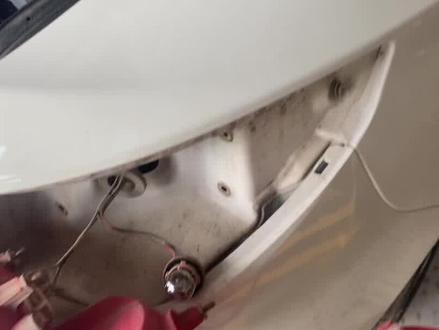北汽新能源ev260刹车灯不亮#修车#威海经区