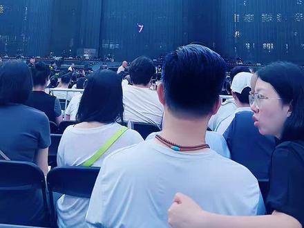 #万人现场演唱会
2026.7.18,山西太原
岳云鹏演唱会现场实拍