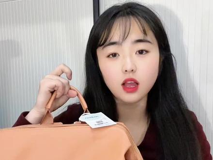 如果我不说谁又知道这是一个妈咪包呢,真的是颜值与 实力并存,能装还好看#母伴妈咪包 #妈咪包推荐 #母伴 #怎样选择妈咪包