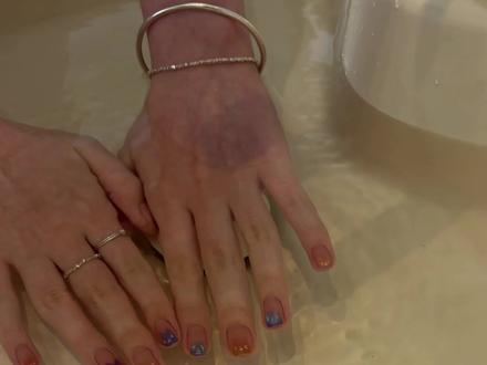 这个猫猫头也太可爱了吧 剪这个视频的时候我就感觉这些小猫他是有灵魂的在指尖上说话,然后就分了很多种 ,真的很可爱,谁懂呀 #美甲 #短款美甲 #美甲款式 #猫眼美甲 #猫眼