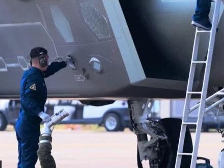 同样是隐身战机,F22被全球模仿,为啥歼20却没人敢学? #军事科普#军事科技#歼20#F22#隐身战机