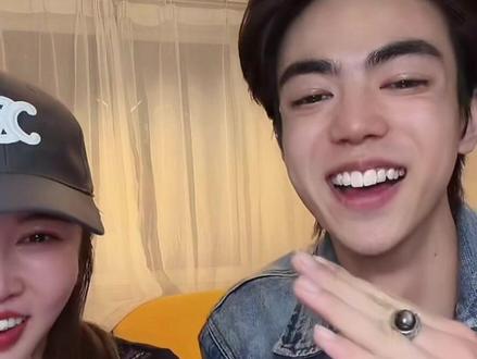 贼眉鼠眼的姐姐们太坏了,啥都问,纳迪尔秒变贼眉鼠眼小姐夫。@👑盈公主👑 @纳迪尔