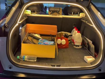 长安原车后备箱小灯特别暗,晚上找东西很麻烦,装上这条灯带,不仅能提升照明,而且还有满满的氛围感,线路是原车对插的,不用担心取电的问题,简单实用!#深蓝sl03 #后备箱氛围灯 #汽车用品#长安汽车