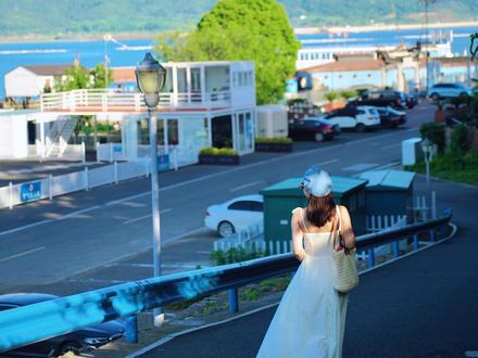 没想到杭州周边还有这么蓝的海岸线,关键是人少很好拍#夏天的味道 #周末去哪玩 #毕业旅行 #夏日旅行计划