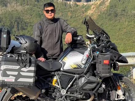 骑行在恩施的大山里,前不着村后不近店,于是想去一户农户家里蹭一顿饭,但是……#摩旅#水鸟1250adv #蹭饭