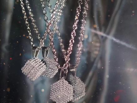 简单又好看的#订书钉 立方体来啦~有手就能学会,但是要注意保护好自己的手哦~#手工 #手工diy #创意 #动手能力