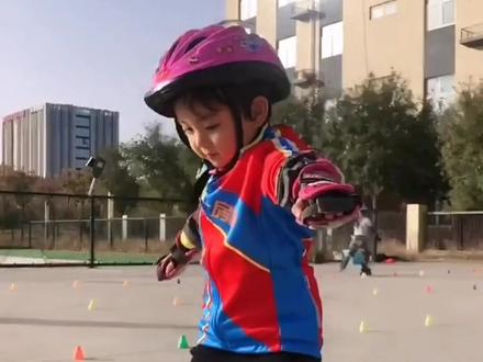 轮滑倒滑练习,一看就会#轮滑教学 #轮滑 #全抖音最火的轮滑 #爱轮滑 #日常训练 #儿童滑轮教学 #运动 #体育精神 #儿童 #花式绕桩 #极限运动 #户外运动 #轮滑培训 #自由式轮滑 #轮滑少年 #坚持训练 #儿童体育锻炼 #儿童轮滑 #亲子
