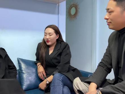 到朋友家去聚会,饭后美女太性情直接让我跟他去领证,让我傻眼了 #相亲会 #一定要看到最后 #原创搞笑 #聚会