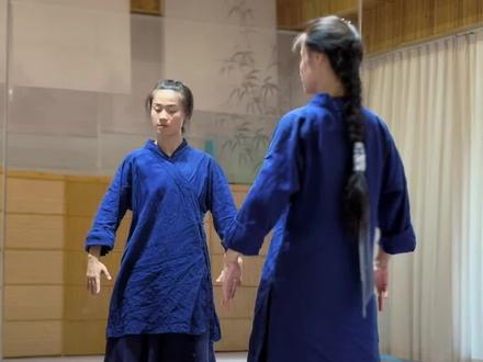 “人一旦生活的具体,焦虑就会变得模糊。”#禅舞 #禅舞教学