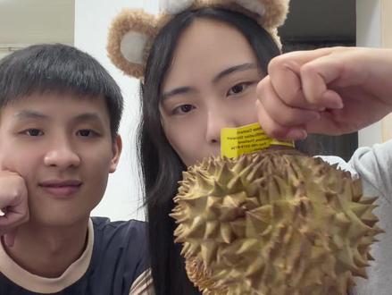 pdd盲冲榴莲开箱2.0版 #开榴莲 #开榴莲就像赌人品 #开榴莲的快乐 #情侣 #榴莲盲盒