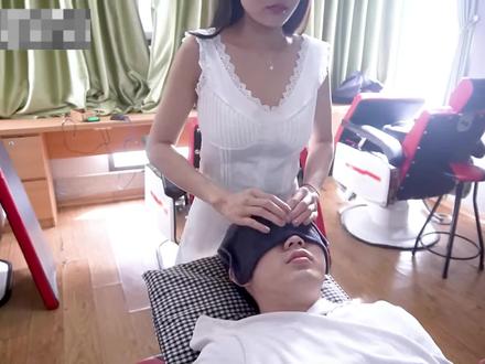 ASMR 越南理发店女技师的清洁采耳按摩服务