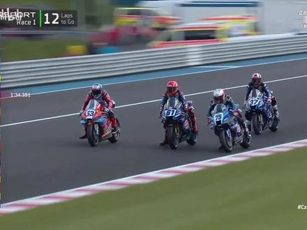 回顾张雪820再夺WSBK第四冠 德比斯上演神奇一串三的精彩超越,拿下WSBK捷克站SSP正赛1的冠军#张雪机车 #WSBK #张雪820 #德比斯