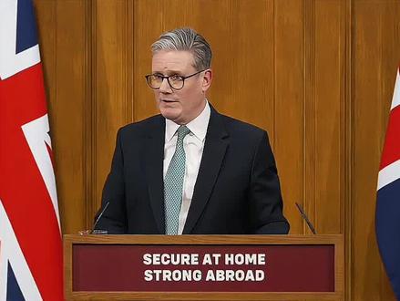 激怒伊朗的下场!英国刚同意美军用基地,不到1小时,自家空军基地被炸!