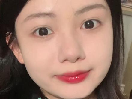 早八人爱用的口红分享来咯#女大学生苦练化妆日记 #早八人 #花知晓固体唇釉#早八妆容 @DOU+小助手