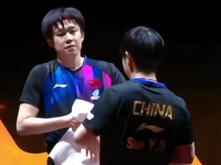 不管是不是吧反正是东北大夹子 #孙颖莎40长崎美柚 #孙颖莎 #王楚钦 #香港总决赛 #孙颖莎鹰眼挑战成功