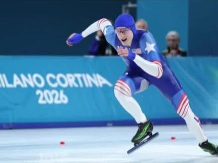 米兰冬奥会速度滑冰男子1500米决赛,中国选手宁忠岩“滑疯了 #米兰冬奥会 #宁忠岩 #中国队加油 米兰冬奥会速度滑冰男子1500米决赛,中国选手宁忠岩竟然“滑疯了”!他究竟滑出了怎样的惊人成绩,竟让自己都激动到不敢置信?
在这场备受瞩目的决赛中,宁忠岩展现出了超凡的实力。他以1分41秒98的优异成绩,不仅成功夺冠,更是刷新了此前由荷兰选手乔普·温内马斯刚创造的奥运纪录,将纪录整整提升了1.07秒!这一成绩的取得,无疑是对宁忠岩辛勤付出的最好回报,也为中国代表团在米兰冬奥会上再添一枚宝贵的金牌。赛后,宁忠岩多次提到“滑疯了”,这简短的三个字,既表达了他夺冠后的激动心情,也透露出他对自己表现的不敢置信。毕竟,在如此高水平的国际赛事中,能够打破奥运纪录并夺冠,确实是一件令人难以置信的事情。宁忠岩的这一壮举,不仅为中国速度滑冰队争得了荣誉,更为中国冰雪运动的发展注入了新的活力。
宁忠岩的“滑疯了”表现,让我们看到了中国冰雪运动的无限可能。他的夺冠,不仅是个人的荣耀,更是国家的骄傲。快来评论区分享你的看法,一起为宁忠岩和中国冰雪运动加油吧!