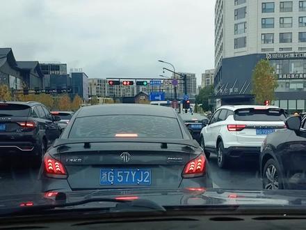 #热门 #讨论#湖南 #头条
湖南永州市宁远县的7名官员因涉嫌严重违纪违法被查处,包括原县委书记刘卫华、原人大常委会副主任毛勇、原人民法院审判员蔡国辉、原副县长兼公安局局长胡少波、原人民医院党委书记欧阳旭俊、原民政局党组书记兼局长欧阳坤和原公安局国保大队大队长聂少军。