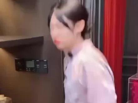 如果全世界都指责你,我带你去吃……大理寺@周小闹 #周小闹 #紫薯精 #麻辣烫 #吴经理和杨经理 #二创满天飞