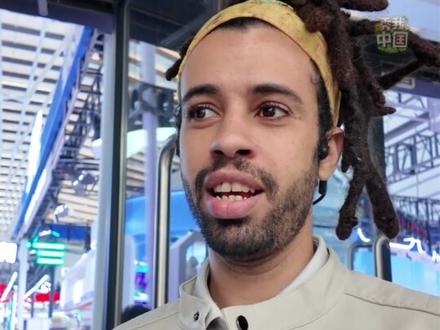 眼前所见即是未来所得!在2025年世界互联网大会乌镇峰会,和记者一起度过普通人“超智能”的一天!当千年水乡遇上数智未来,“枕水乌镇”再次点亮互联网之光。(记者:许晓梦、刘铭翔、许杨)#秀我中国 #世界互联网大会乌镇峰会 #人工智能 #乌镇 #AI