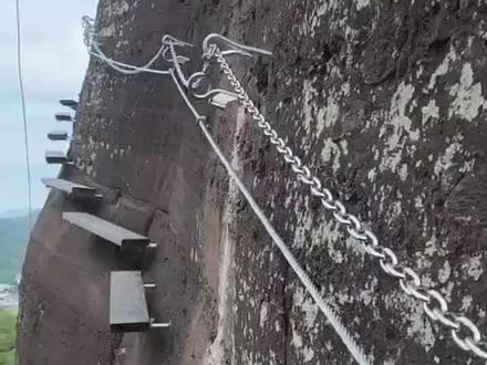 飞拉达,一个近百年发展历史的户外运动项目,项目的安全性肯定是景区首先考虑的因素,后面我们将陆续讲解这个项目的运行原理和保护方式。#河源旅游景点 #惠州旅游