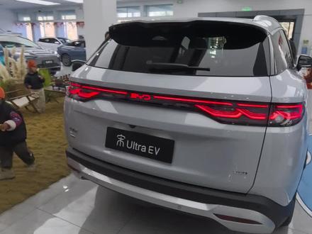 实拍店内闪充版宋Ultra EV,这个体验怎么样?#比亚迪 #闪充 #比亚迪闪充 #第二代刀片电池 #实拍