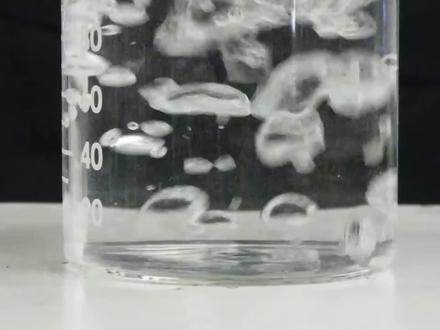 当水加热到105度时,不但不会沸腾反而会结冰,这是什么原理? #加热 #水 #知识 #原理 #科学实验 #实验