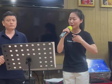今晚表妹夫与广东潮剧一团名旦詹春湘合唱经典潮剧(十年相思苦断肠)!!!