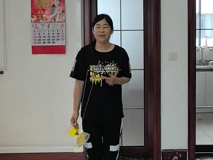 空竹教学:大车轮。动作要领:1.加扣做旋的动作,2.左手向上挑,右手从上接,防止解扣,3.连续做,直到速度满足需求#空竹#空竹教学#运动#健身#非遗