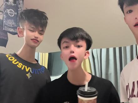 霸王茶姬喝过没#奶茶三兄弟大杯