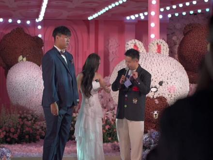 9克拉,99朵,999朵,9万支鲜花,爱意缠绵,幸福长久#吴勇豪求婚 #记恒主持 #婚礼司仪 #钻戒