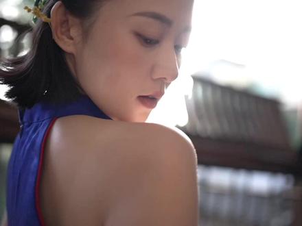 视频精修直接开挂!像素吐司3招出4K电影级人像 谁懂视频美颜又假又跟丢?像素吐司直接解决:
4K 无损:拖滑杆秒变电影画质,大屏放大毛孔都清晰;
AI 稳追:甩头遮挡都锁脸,无美颜断层;
滑杆批量:调一镜通用于全片,3 分钟搞定精修。
原片 vs 修后对比绝了!#像素吐司 #AI视频美颜