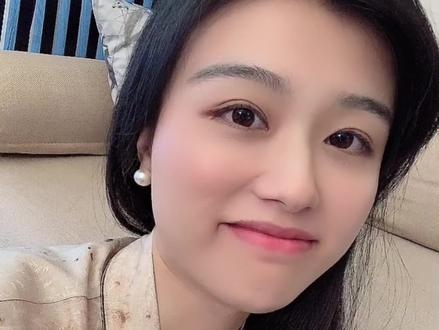 智者惜口,愚者喜欢指点江山,能说服一个人的从来不是道理,而是南墙。#胖凝 #30岁的女人 #享受当下 #依然热爱生活
