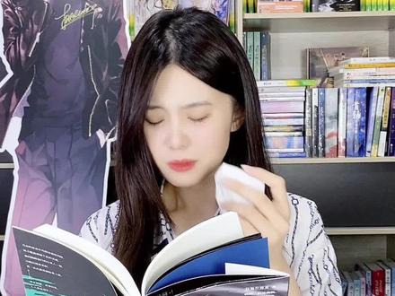 不会只有我一个人一天之内身中数刀吧#扶他柠檬茶 #虐文 #爱呀河谜案录 #楚稼君 #实体书