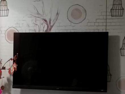 普及一个小知识:电视智能息屏模式,把屏幕关了只听声音,如此就可以边听音乐边做其他事情了,而且屏幕息灭了也能更省电,节能又环保。