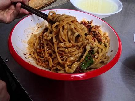 无论是午餐、夜宵,还是喝完酒,吃着都非常舒服的手工面!强力推荐!#真实生活分享计划 #渭南 #渭南美食#舌尖上的美食 #正宗手擀面