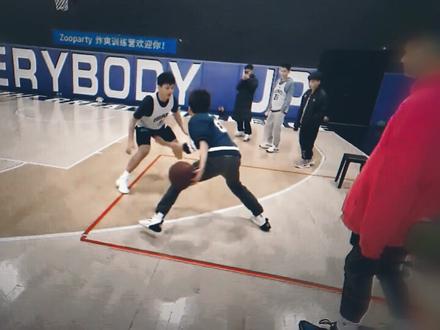 曾许人间第一流.#柯冉 #转髋 #突破
#感觉至上 #篮球🏀