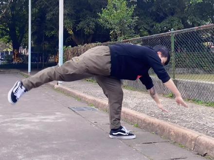 很多同学同学私信我侧手到侧空怎么过度今天他来了#炫阳极限特技 #侧空翻教学 #舞蹈技巧 #武术技巧