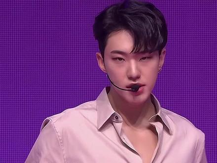 96line白衬衫就是最绝的🤭
#seventeen #权顺荣 #全圆佑 #文俊辉#woozi李知勋