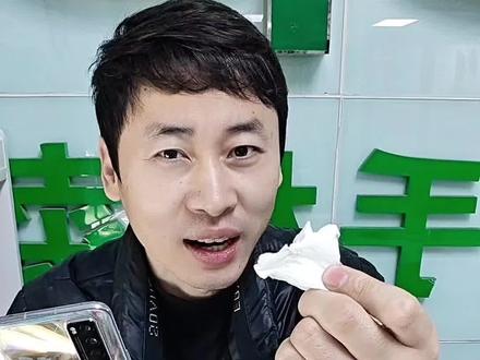 手机使用技巧知识经验分享,手机的按键摁不动如何用酒精就搞定?#手机 #手机知识 #手机维修 #手机按键失灵