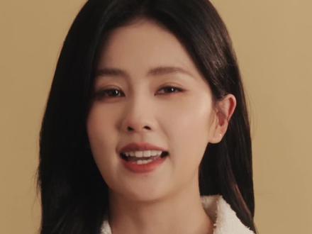 Emporio Armani 大中华区及亚太区女士腕表及配饰形象代言人 @白鹿my 身着 Emporio Armani 2026 中国新年系列,以明媚风采共庆佳节。
#EmporioArmani
#2026Armani马年新装
#白鹿