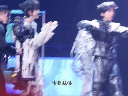 奇文2.1《第二类我》双人舞台🥹🤲🏻🍀#荣耀之战 #奇文 #左奇函 #杨博文 #流量扶持 @DOU+上热门 @抖音创作小助手 @抖音能量站 @DOU+小助手 @抖音小助手